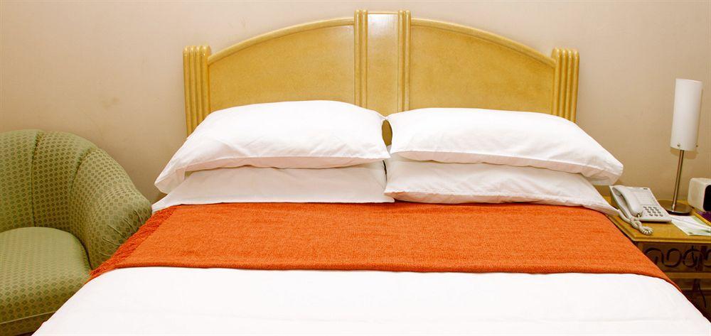 Hotel Lun Fun Манта Екстериор снимка